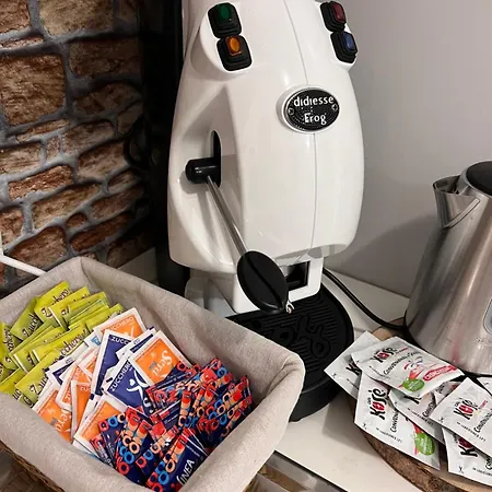 Street Chiaia * ナポリ