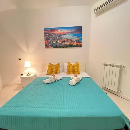 Street Chiaia アパート ナポリ